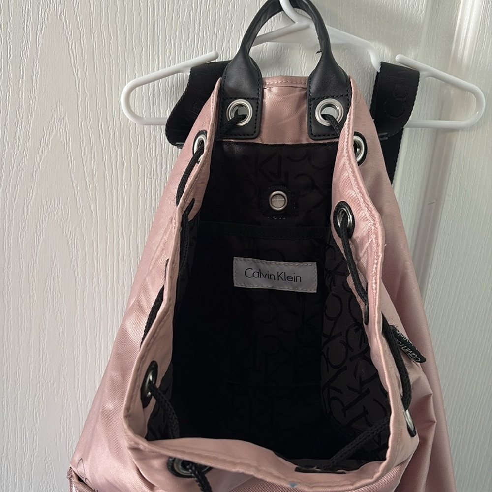 Calvin Klein back pack - Picture 5 of 10